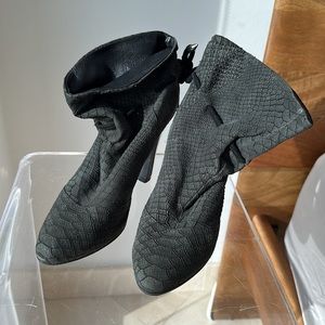 Giuseppe Zannoti Black leather booties